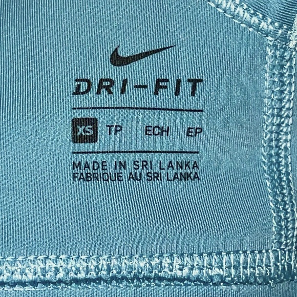 “NIKE” WOMEN’S RAZORBACK SPORTS BRA IN A BEAUTIFUL TEAL COLOR, LADIES SIZE XS - Picture 4 of 4